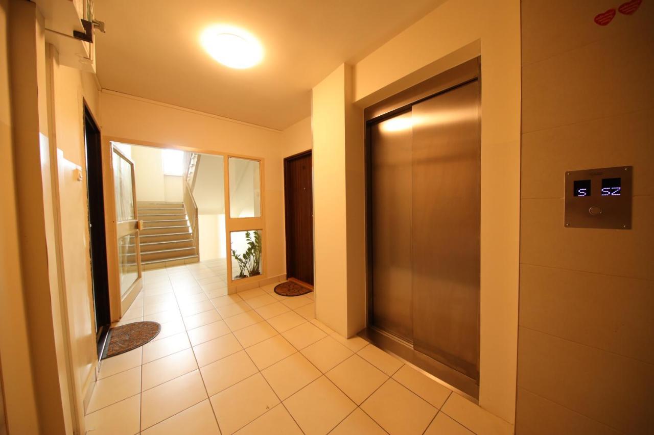 Bronco Apartments Warsaw Exterior photo